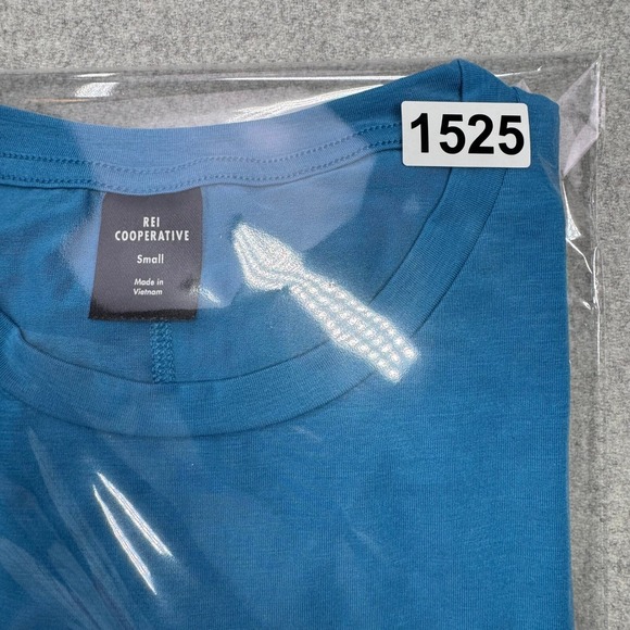 REI Cooperative Cropped Boxy T Shirt Womens S Blue Hiking Athleisure *READ - Picture 13 of 13
